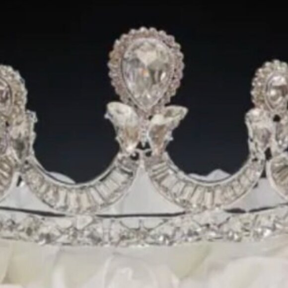 Wedding Tiara Gold or Silver Crown With Rhinestones For All Occasions main image 5